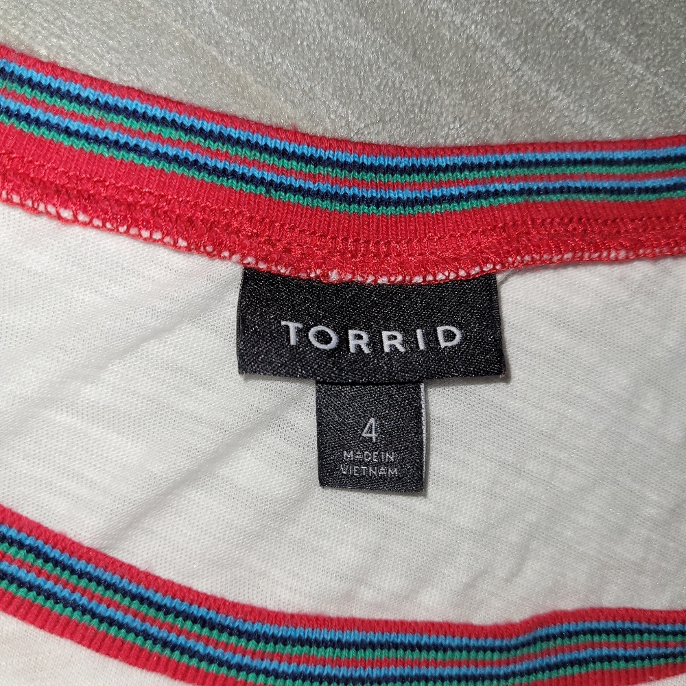 Torrid Multicolored Ringer Tee - Size 4 - NWOT - Picture 3 of 4